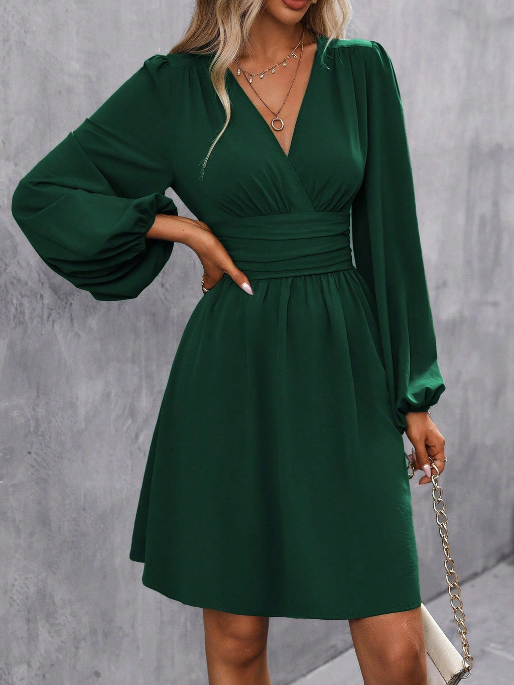 Julia – Damenkleid mit V-Ausschnitt und langen Ärmeln - Image 17