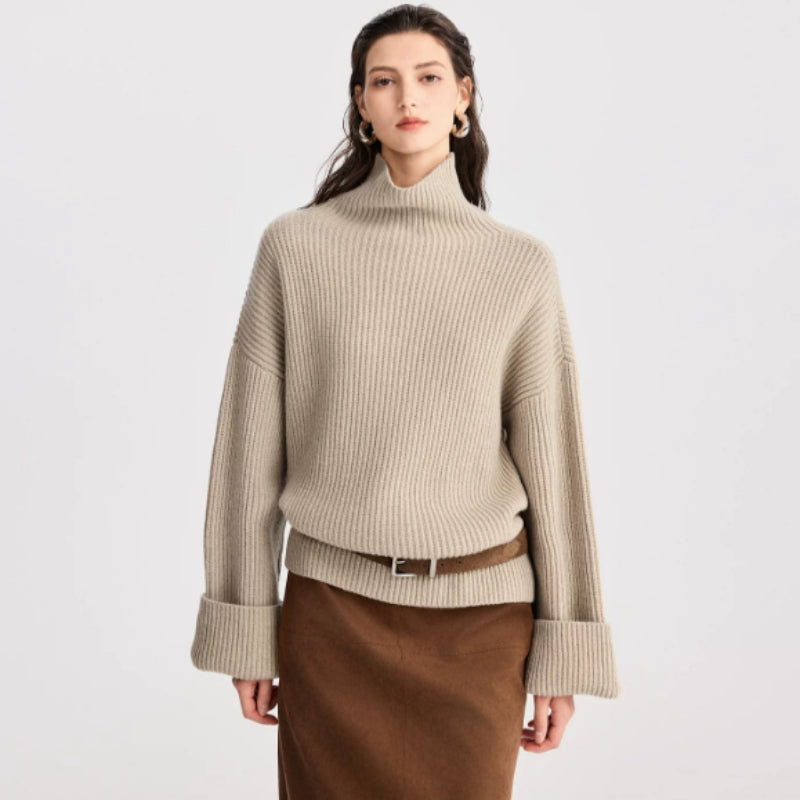 Damska bluzka oversize z wysokim kołnierzem i swobodnym krojem - J&B; - 5 - Livia-Moda