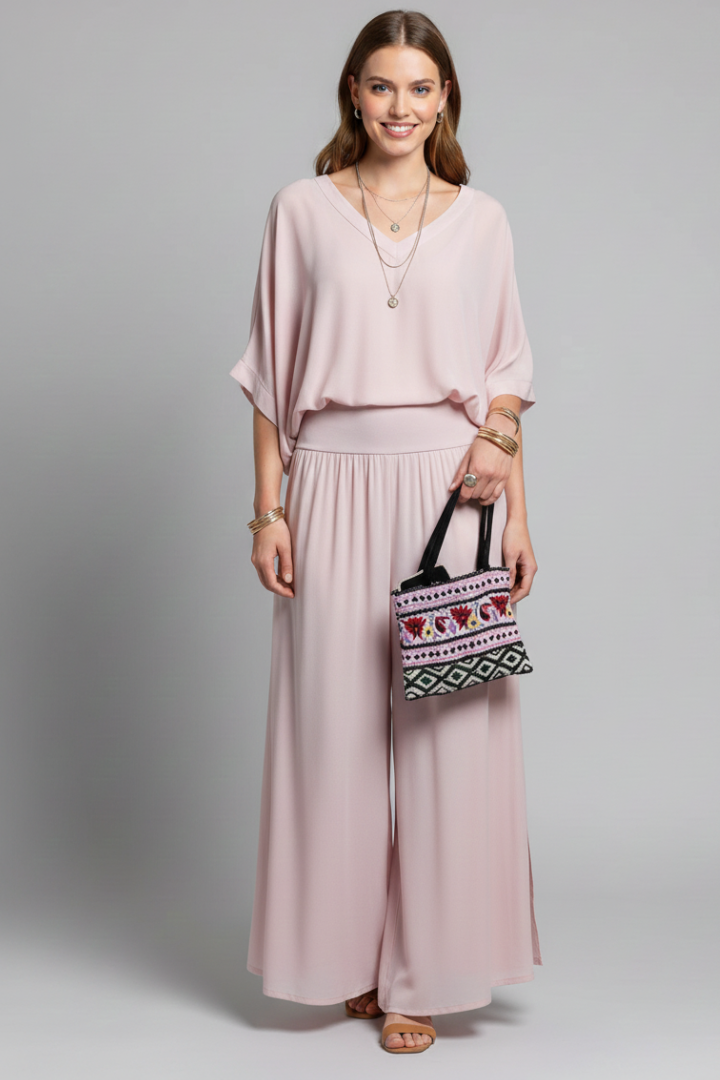 Elegancki damski zestaw dwuczęściowy z dekoltem w serek i luźnymi spodniami - L&S; - 8 - Livia-Moda