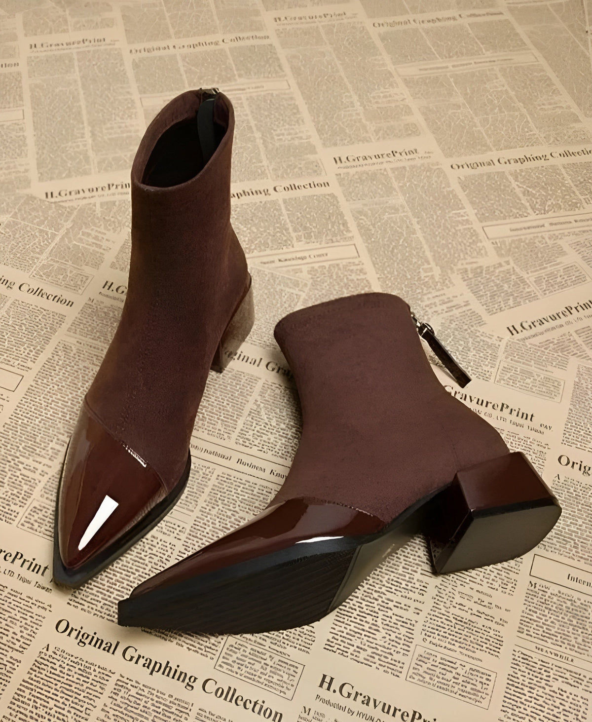 Damskie botki na grubym obcasie z błyszczącym czubkiem - J&B; - 1 - Livia-Moda