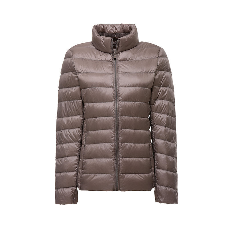 Lekka damska kurtka puchowa z pikowanym wzorem i dopasowanym krojem - J&B; - 3 - Livia-Moda