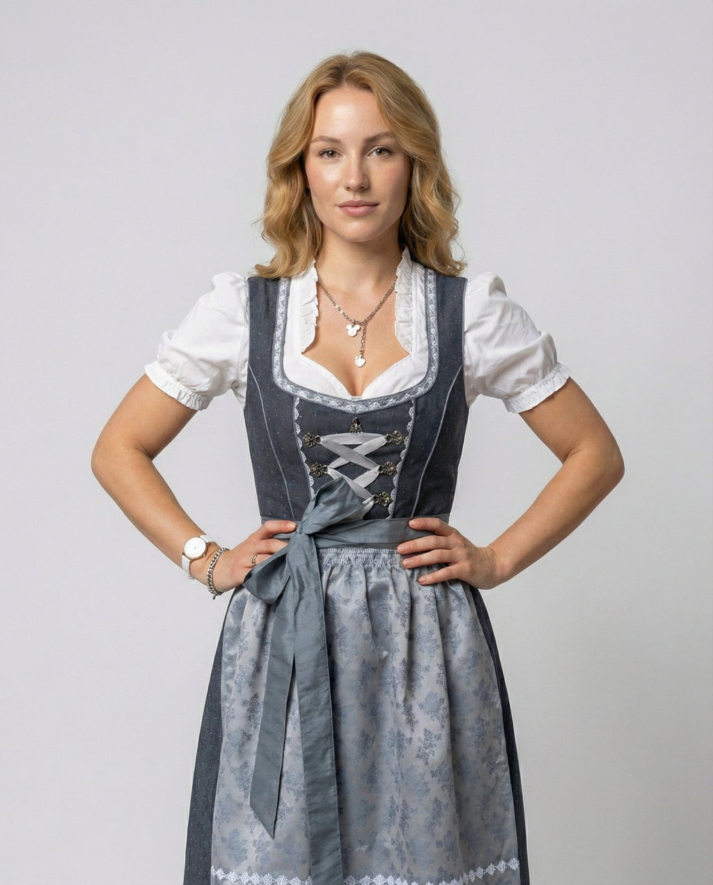 Dirndl dla kobiet – Elegancki, tradycyjny styl z krojem podkreślającym sylwetkę - J&B; - 2 - Livia-Moda