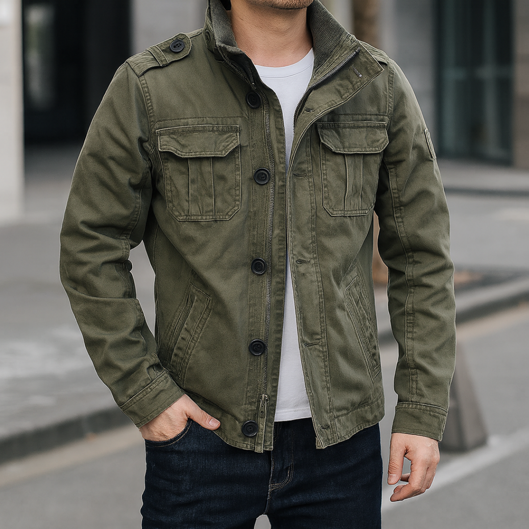 Męska kurtka typu utility o dopasowanym kroju i praktycznymi kieszeniami | L&V - 1 - Livia-Moda