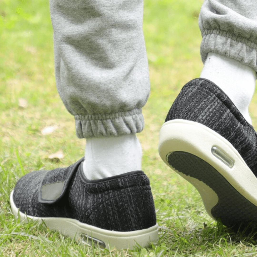 Diabetikerfreundliwe Slipper Męskie - Extra Szeroka Pasform & Regulowany Zamek - J&B - 2 - Livia-Moda