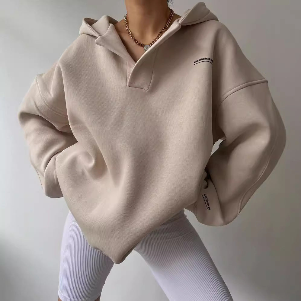 Pullover damski z kapturem i luźnym krojem | L&V - 5 - Livia-Moda