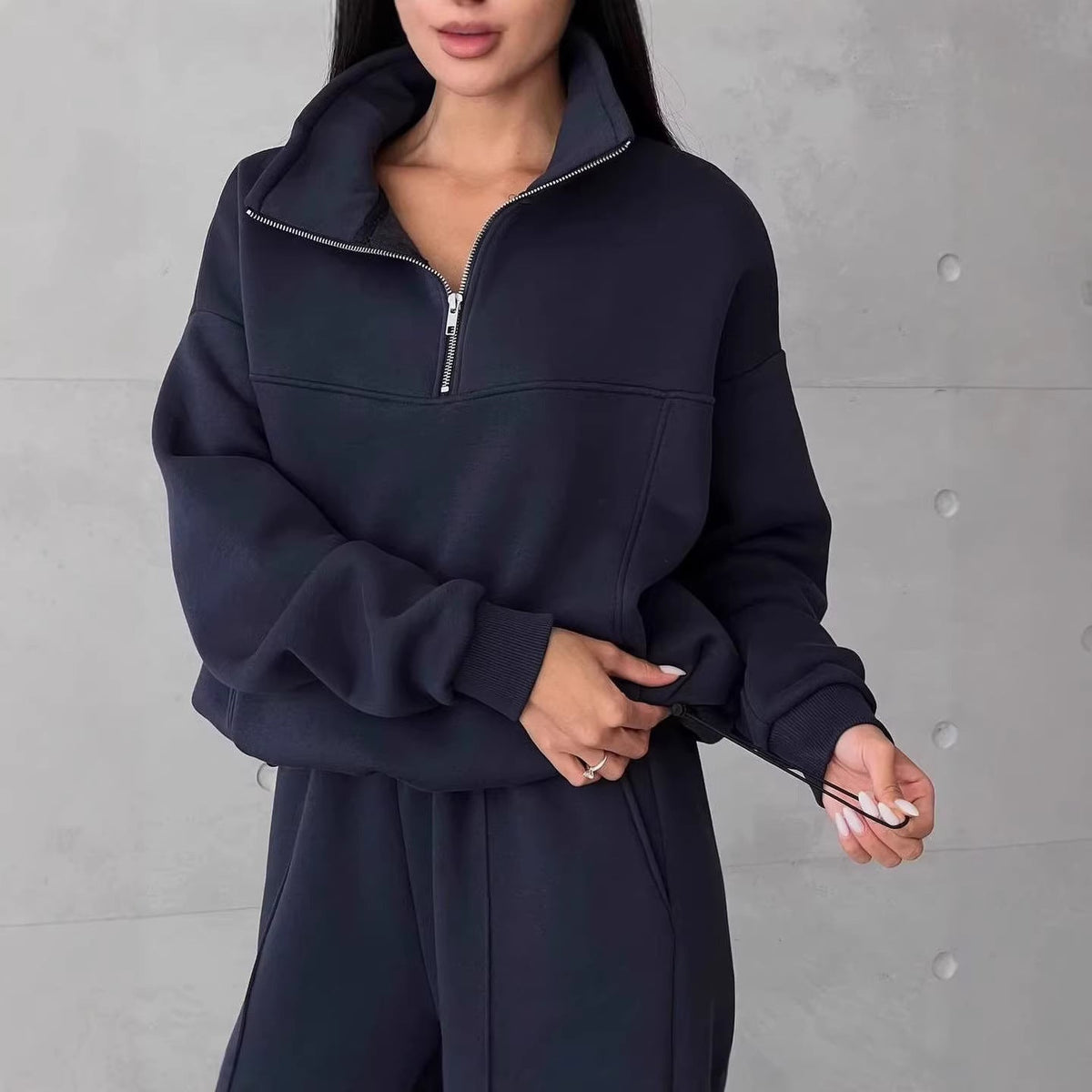 Zestaw lounge damski z wysokim kołnierzem i luźnym krojem | L&V - 1 - Livia-Moda