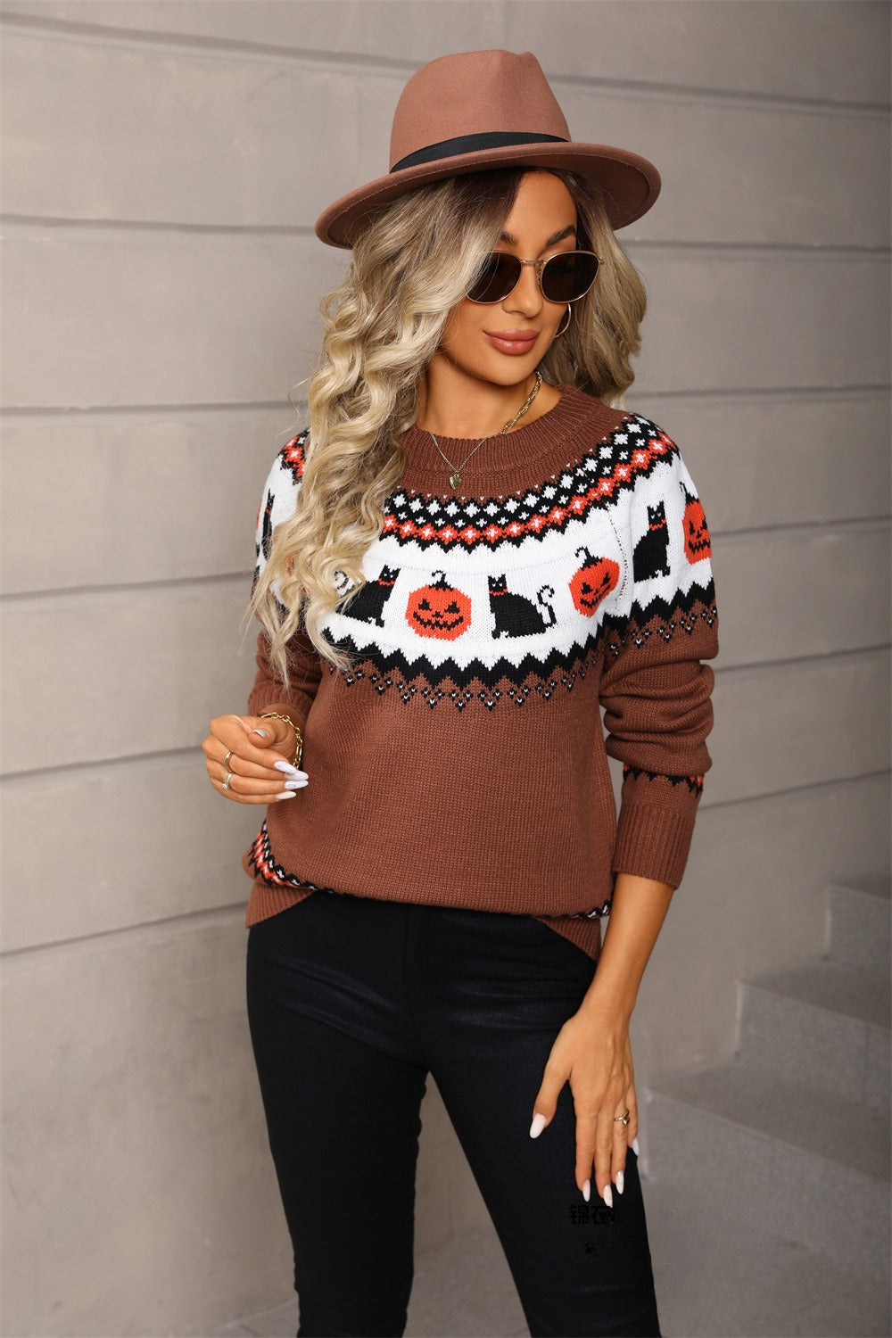 Pullover damski z motywem Halloween i okrągłym dekoltem | L&V - 6 - Livia-Moda