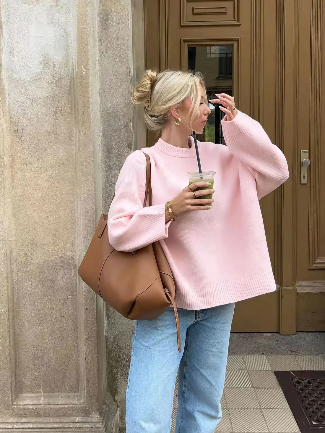 Pullover damski z luźnym krojem i długimi rękawami | L&V - 4 - Livia-Moda
