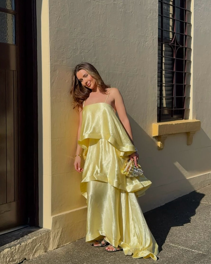 Sukienka maxi damska z falującym krojem i odkrytymi plecami | L&V - 7 - Livia-Moda