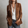 Blazer damski z klasycznym krojem i eleganckimi detalami | L&V - 5 - Livia-Moda