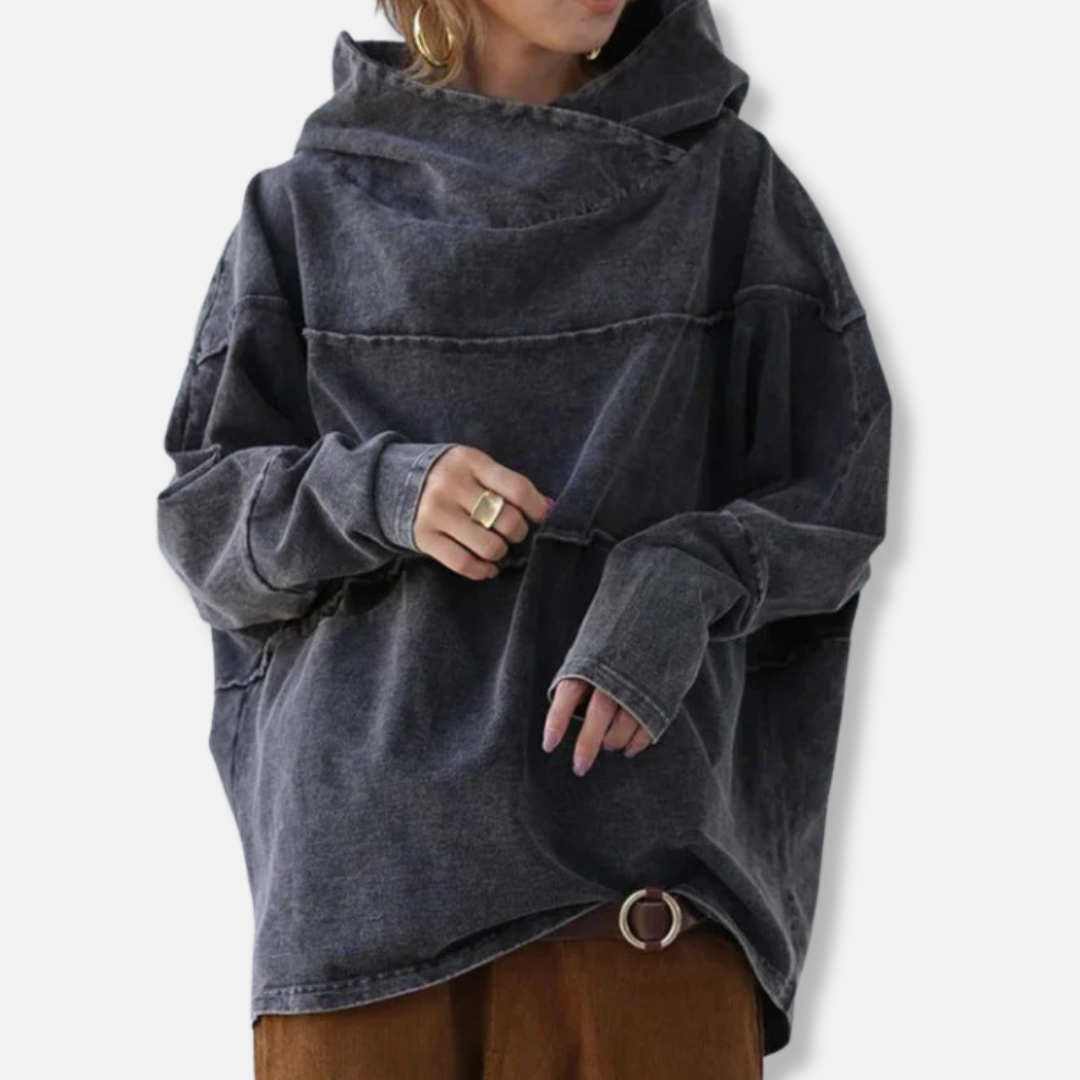 Marta – Oversize’owa bluza damska z kapturem o nowoczesnym charakterze