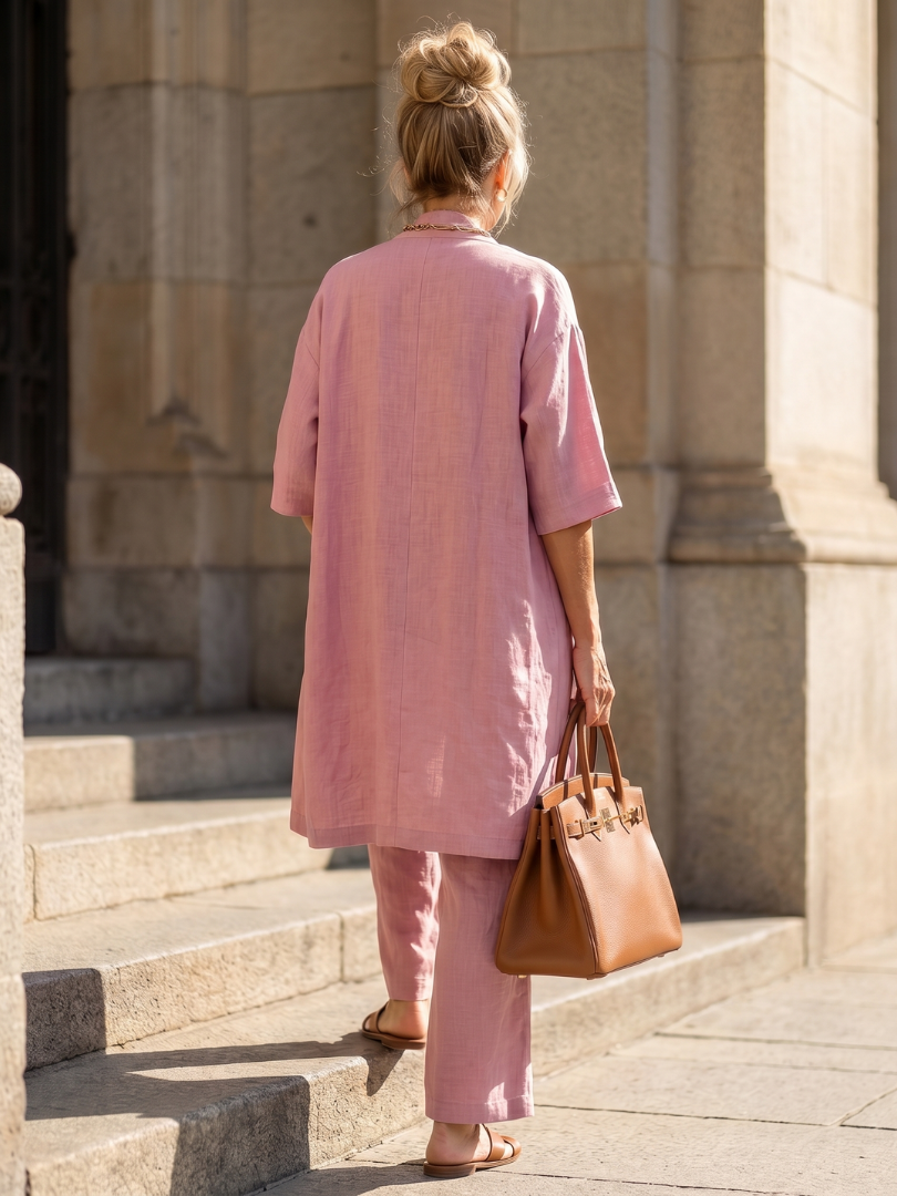 Dwuczęściowy zestaw składający się z luźnej bluzki i spodni damskich - J&B; - 4 - Livia-Moda