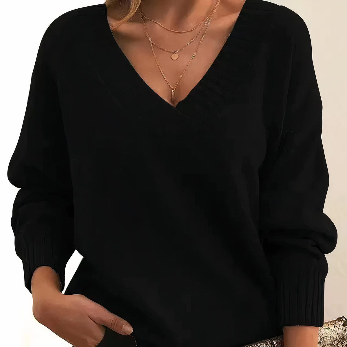 Lidia – Sweter z Dekoltem w Serek Dla Kobiet
