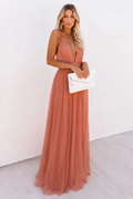Carla – Elegancka sukienka damska na ramiączkach maxi