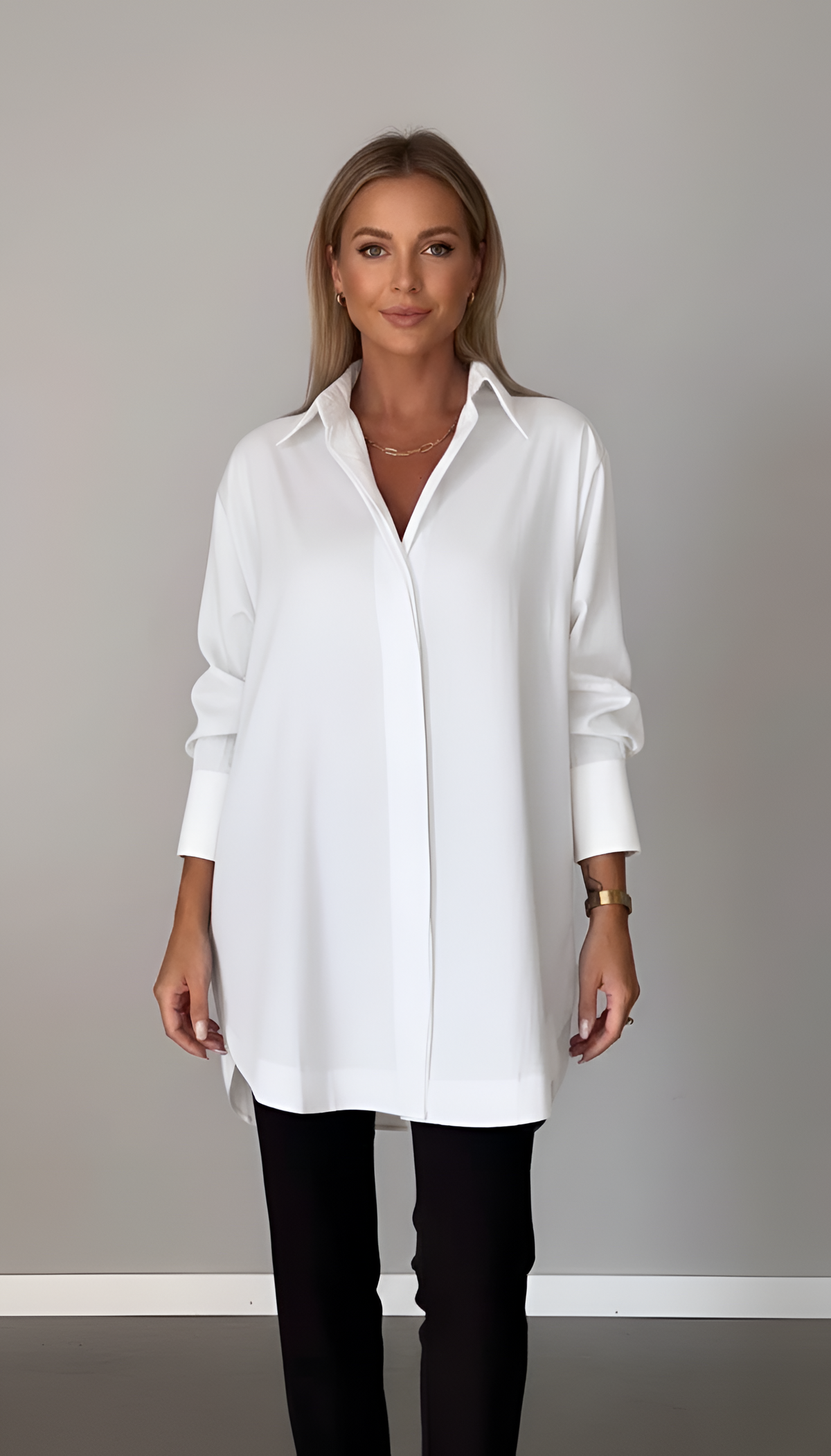 Lisa – Elegant oversized cotton shirt with classic collar for Women - Image 1
