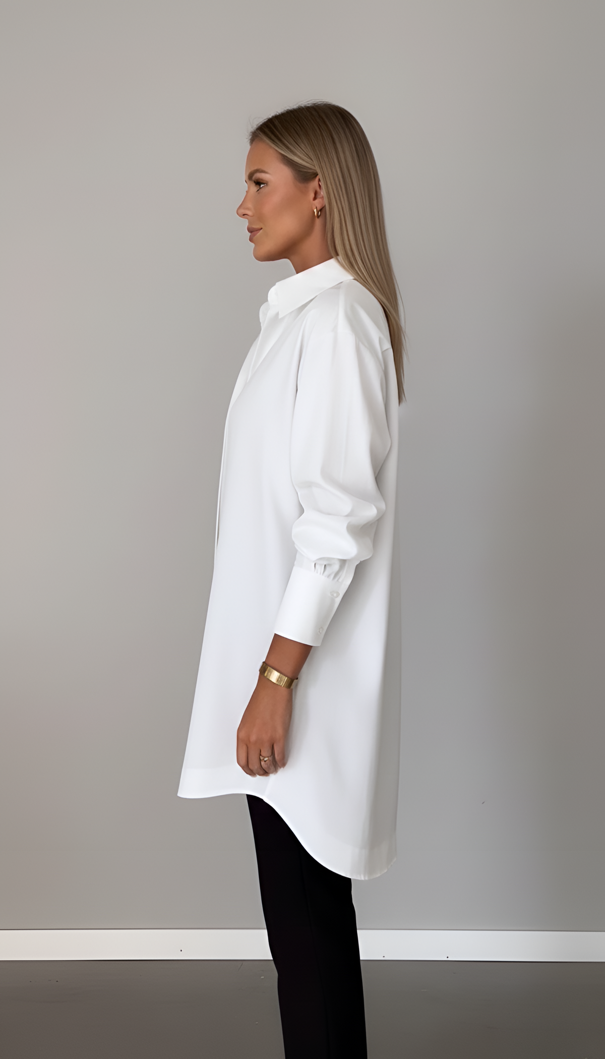 Lisa – Elegant oversized cotton shirt with classic collar for Women - Image 2