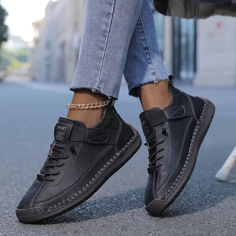 Mara – Damskie sneakersy o sportowym kroju z kontrastowymi przeszyciami