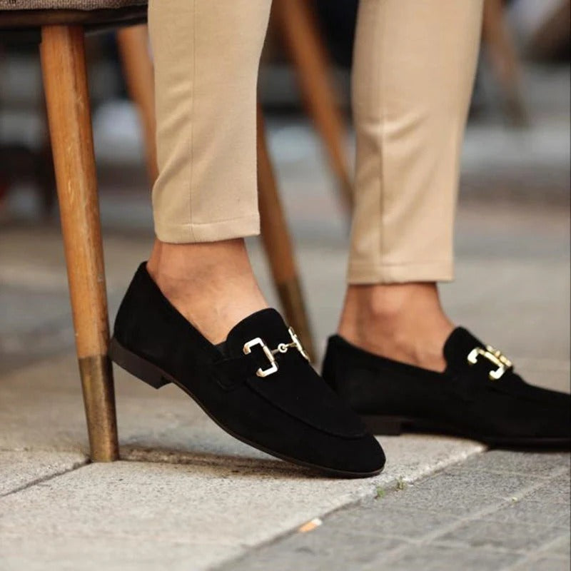 Valentino – Eleganckie mokasyny męskie z metalową klamrą