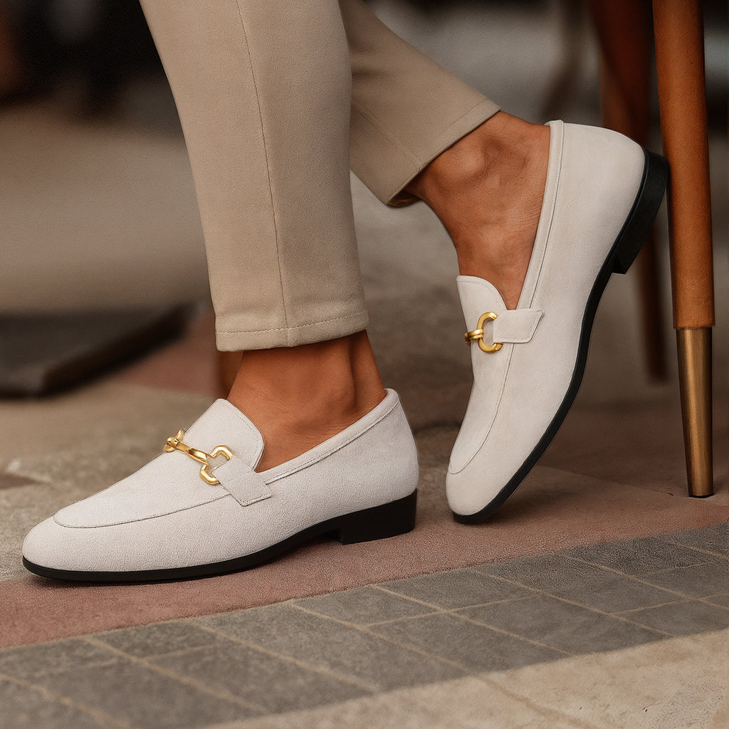 Valentino – Eleganckie mokasyny męskie z metalową klamrą