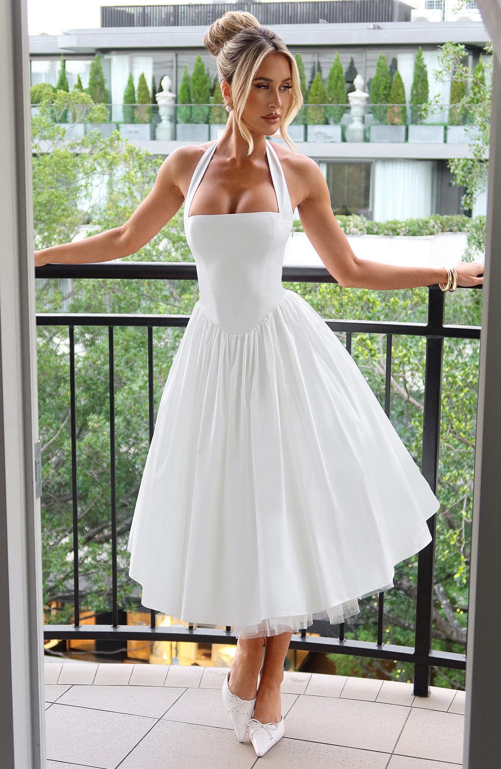 Lea – Elegant Halter-Neck Dress for Women - Image 2