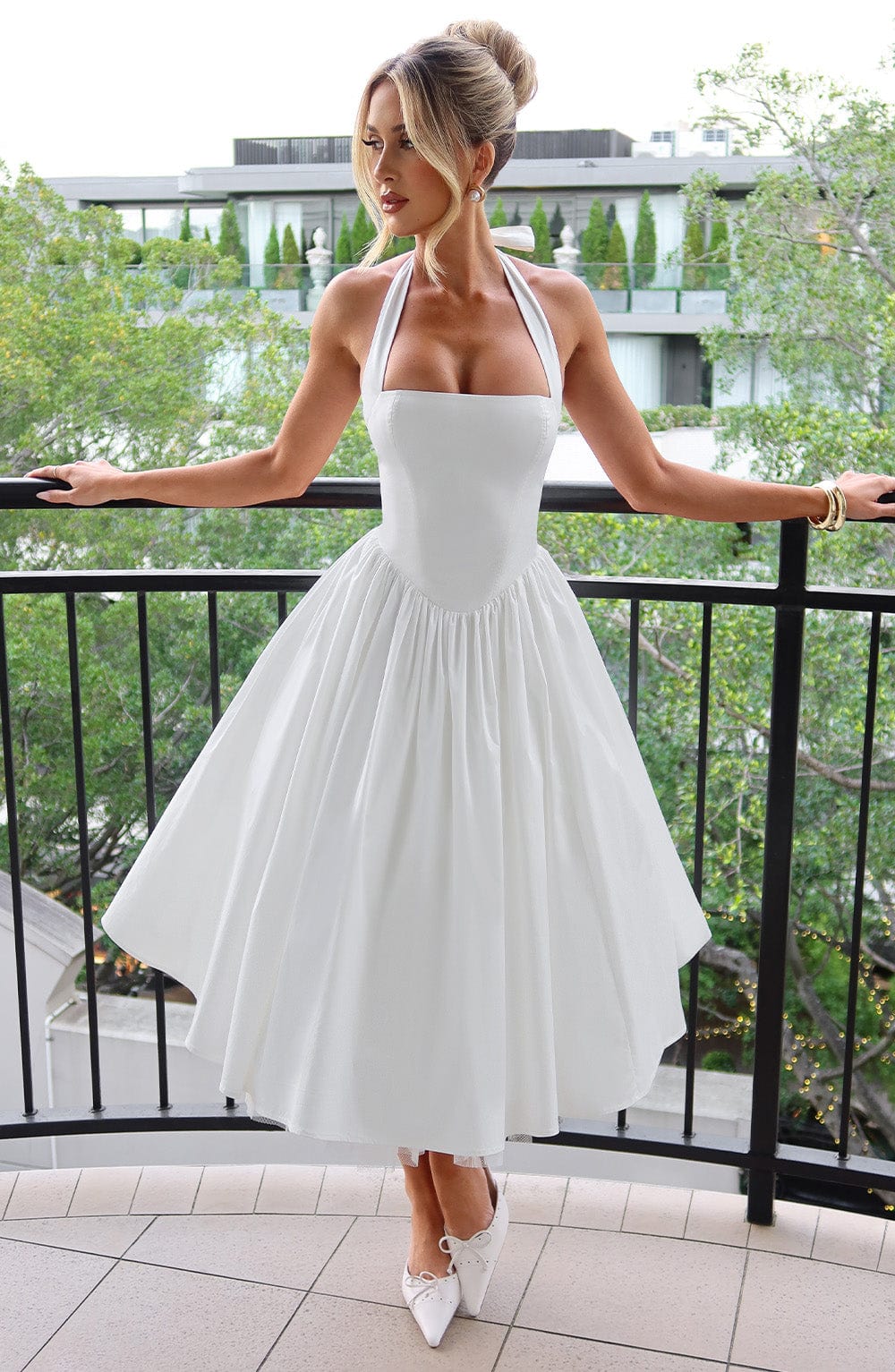 Lea – Elegant Halter-Neck Dress for Women - Image 1