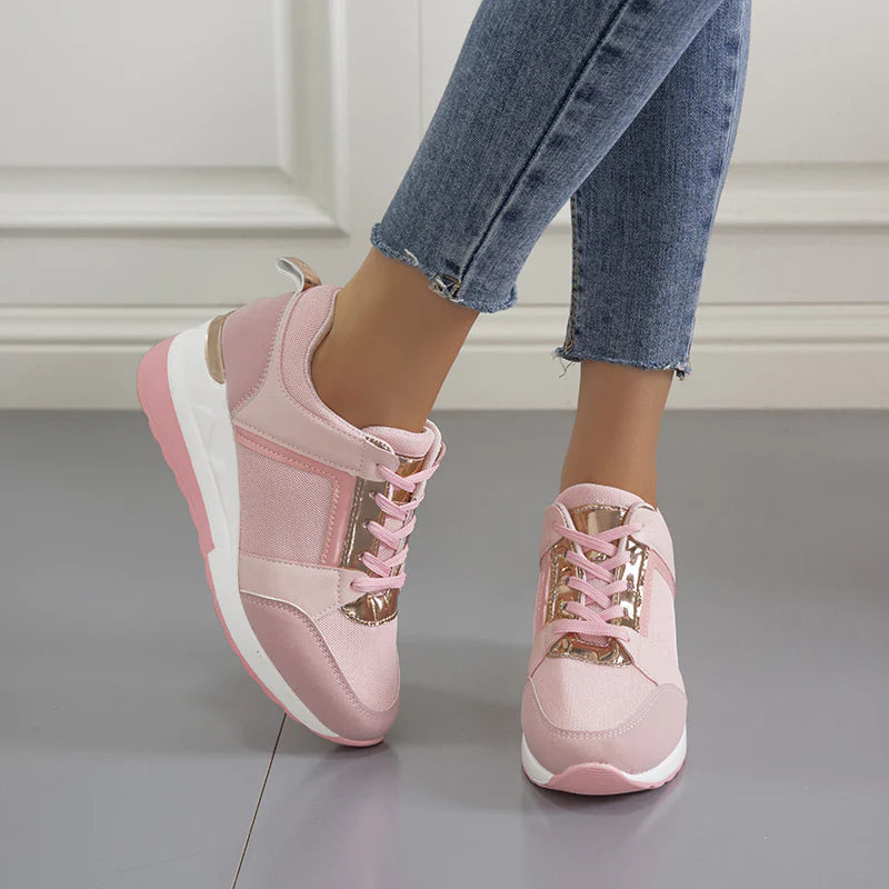 Clara – Damskie sportowe sneakersy na koturnie