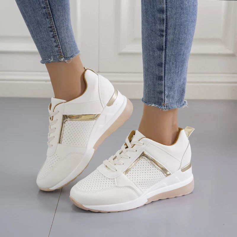 Clara – Damskie sportowe sneakersy na koturnie