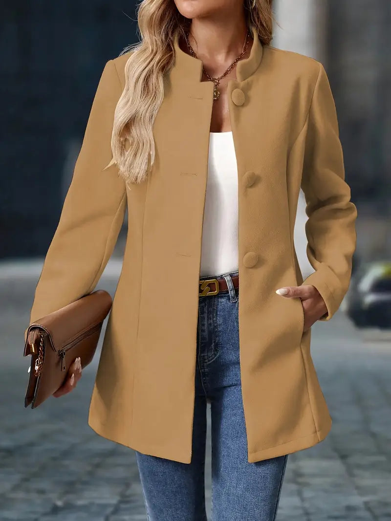 Klara – Elegancki damski płaszcz o smukłym kroju z minimalistycznym wykończeniem