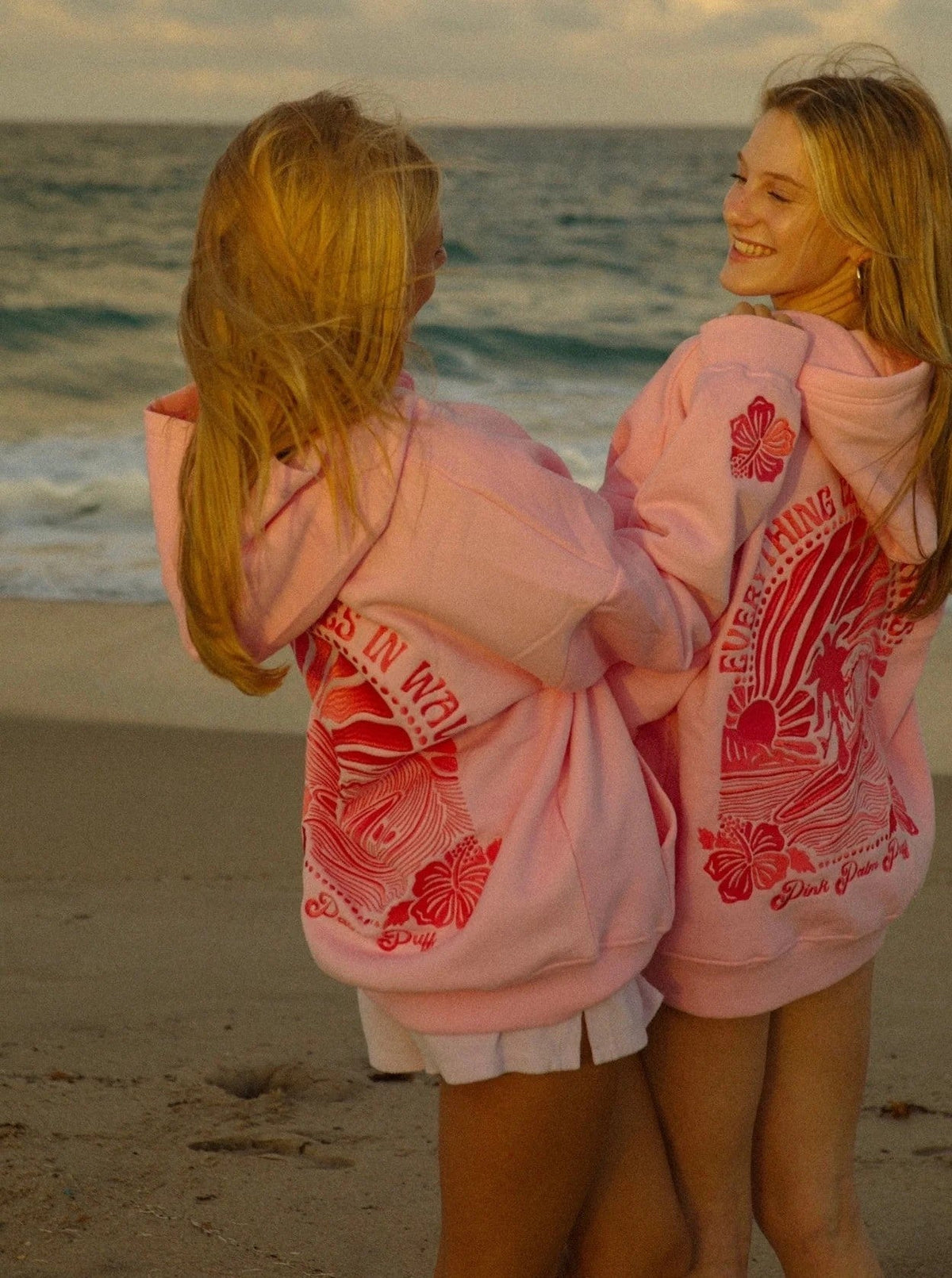Oliwia – Damska Bluza z Kapturem z Haftem w Stylu Surf