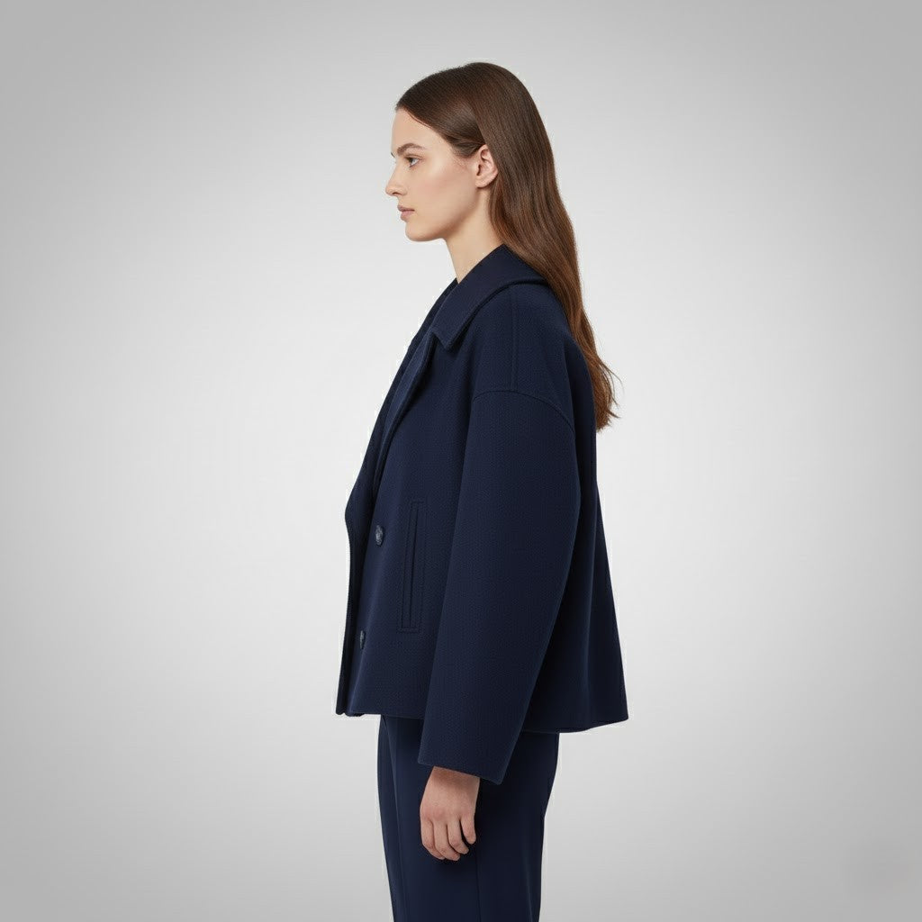 Clara – Damski elegancki płaszcz dwurzędowy o minimalistycznym