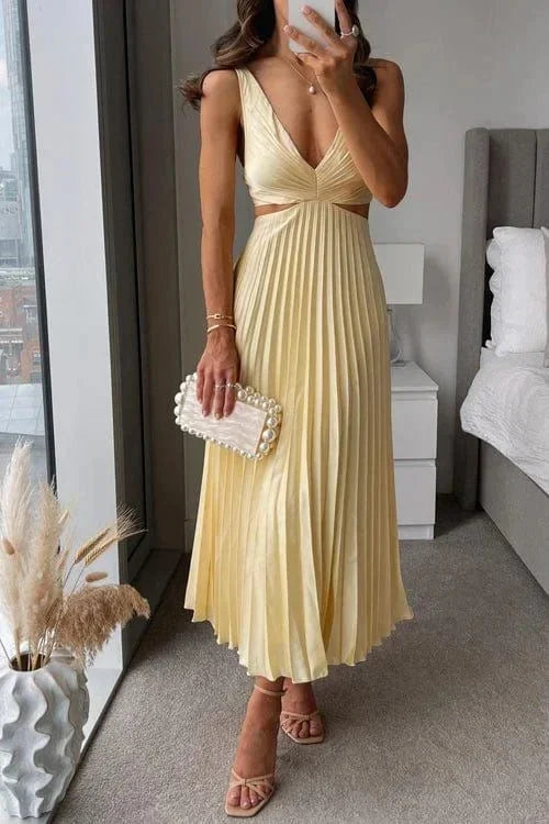 Karin – Pleated  V-neck Sleeveless Dress - Image 5