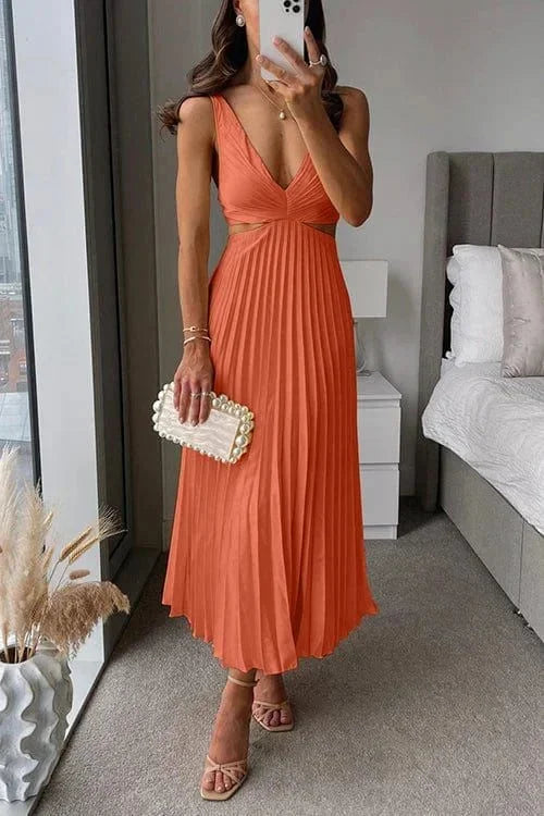 Karin – Pleated  V-neck Sleeveless Dress - Image 7