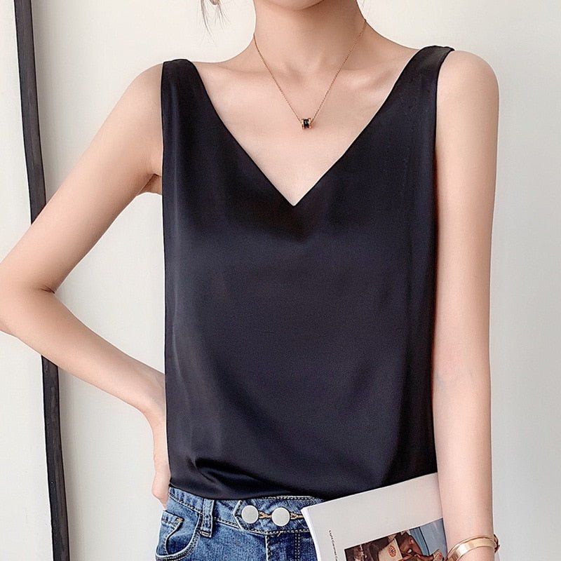 Clara – Stylowy damski top z dekoltem w serek
